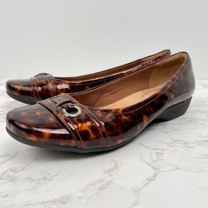 Clarks Collection Tortoise Shell Print Rounded Toe Loafers - 10